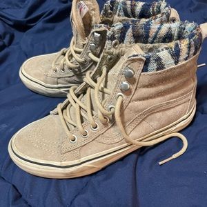 Size 5 , super warm and comfortable vans